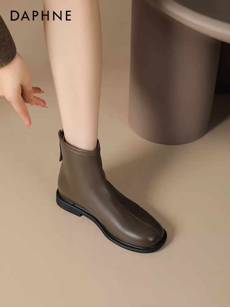 Giày bốt ngắn Daphne dành cho nữ 2025 kiểu mới đế bằng, giày bốt mùa đông lót lông cừu, giày bốt cổ ngắn mùa thu đông, giày da, giày Martin