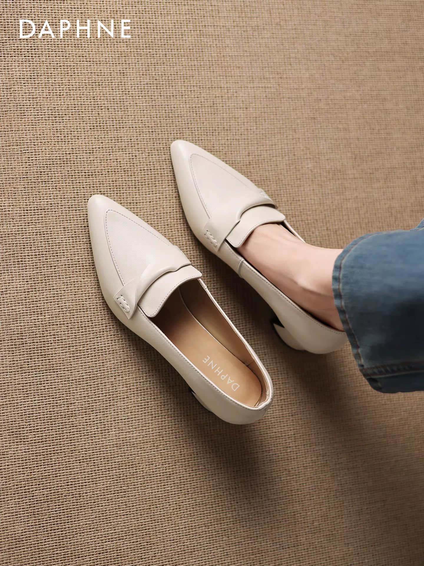 Giày cao gót Daphne dành cho nữ 2025 kiểu thu mới phong cách Pháp, chất liệu da bò, mũi nhọn, gót dày, kiểu lười.