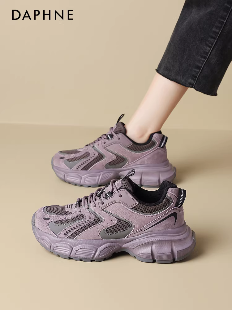 Giày thể thao Daphne màu tím dành cho nữ, mẫu mới mùa thu đông 2025, nhẹ, đế dày, tăng chiều cao, đế mềm, lót lông cừu.