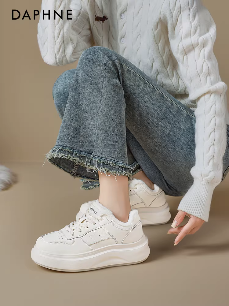 Giày thể thao đế dày màu trắng Daphne dành cho nữ, giày thể thao mùa đông mới 2025, giày cotton lót lông đa năng, giày đế xuồng.
