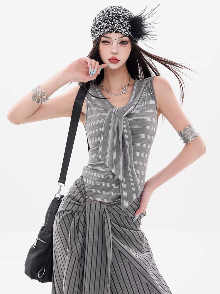 Triển lãm nghệ thuật ABWEAR Muse - Áo vest thiết kế nhiều kiểu dáng sọc nguyên bản dành cho nữ, dáng ôm, áo trễ vai