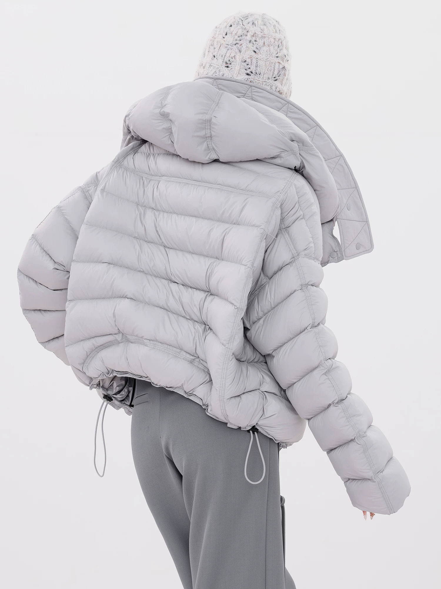 Áo khoác phao ngắn có mũ trùm đầu ABWLR Snow Country Warm Winter-Original Cloud Puff dành cho nữ, dáng rộng, màu trắng, chất liệu lông vũ 95%