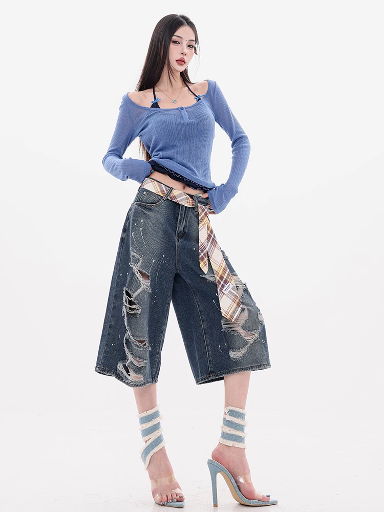 Dự án chụp ảnh đường phố ABWEAR - Quần short denim rách màu xanh cổ điển nguyên bản dành cho nữ, thiết kế rộng rãi, quần dài ba phần tư