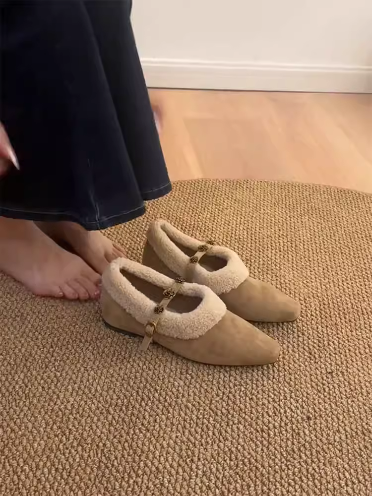 Phiên bản da cừu ~ Giày bệt cotton cổ điển họa tiết hoa dành cho nữ, mũi nhọn bằng da lộn, tăng chiều cao ẩn, lót lông mềm mại.