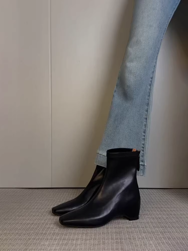 Phiên bản da bò ~ Giày bốt da thật tăng chiều cao, kiểu dáng đơn giản, co giãn, ôm dáng dành cho nữ, giày bốt ngắn mũi vuông, khóa kéo phía sau, da thật, đa năng và thời trang