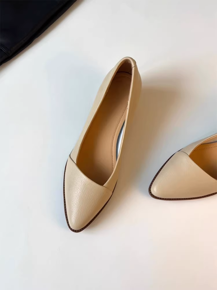 Phiên bản da cừu ~ Giày đế bằng mũi nhọn cổ điển dành cho nữ, giày công sở đế mềm đa năng có gót giữa bằng da mềm mới