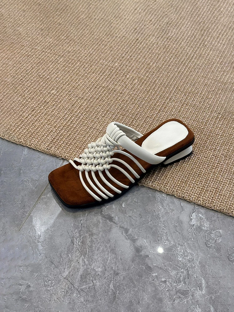 Phiên bản da cừu ~ Dép đế dày kiểu Pháp mang lại cảm giác thoải mái, dép đi ngoài trời kiểu La Mã, dép xỏ ngón đế thấp dệt tay dành cho nữ.