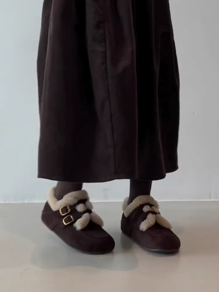 Phiên bản da cừu ~ Giày lông tăng chiều cao bên trong bằng da lộn cổ điển Maillard dành cho nữ, mũi tròn, dây đeo có khóa đôi, giày cotton lót lông cừu ấm áp.