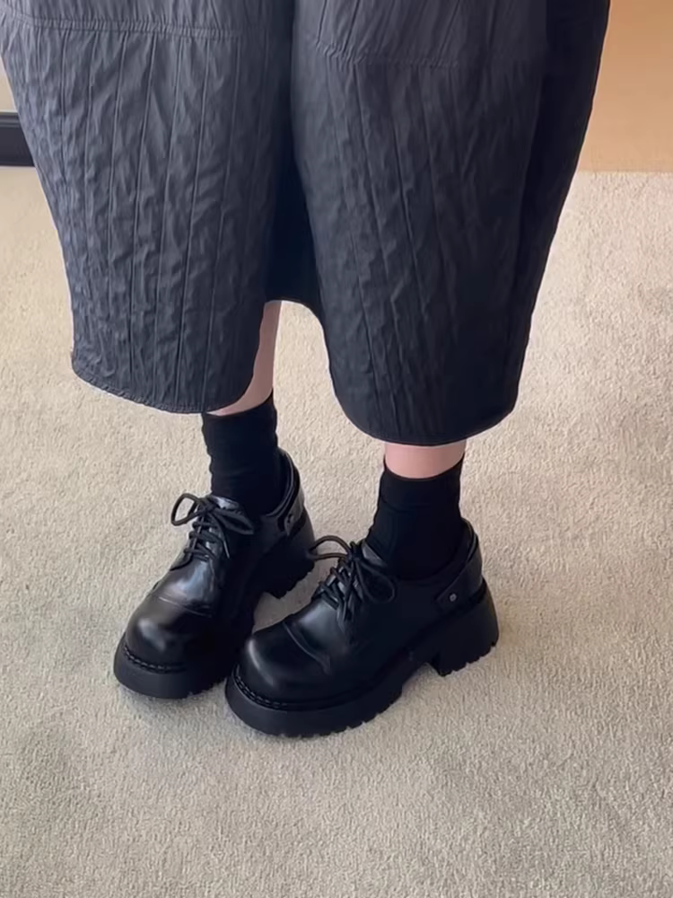 Phiên bản da cừu ~ Giày lười đế dày dành cho nữ, giày da thật buộc dây cắt sâu, giày da nhỏ gót dày đa năng phong cách Anh quốc