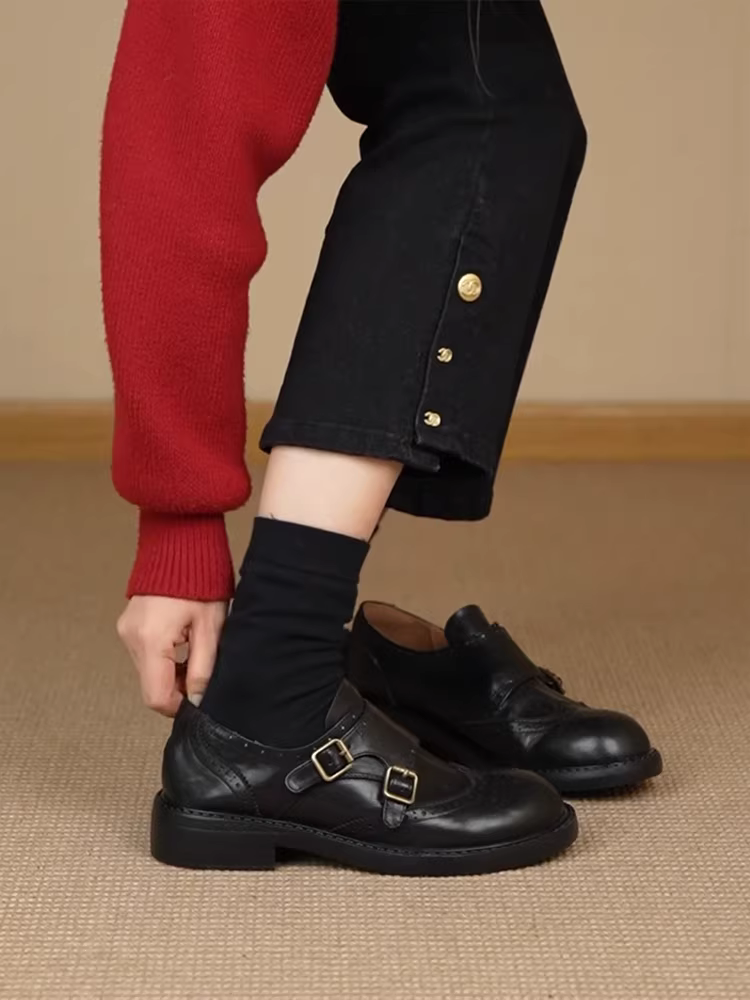 Phiên bản da cừu~ Giày da nữ kiểu Anh, màu đen, thanh lịch, kiểu brogue, có hai khóa, kiểu lười, gót thấp