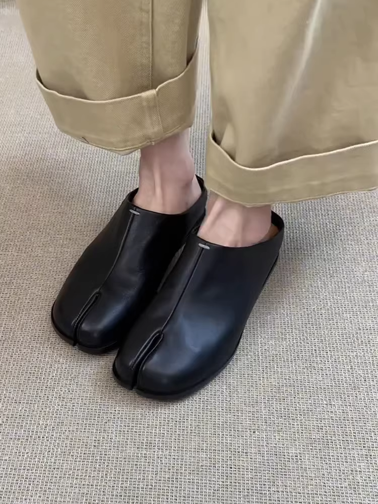 Phiên bản da cừu ~ Giày mũi chia kiểu Anh dành cho nữ, đế bằng, dép nửa đế bằng da thật tăng chiều cao, giày mules đa năng dành cho nữ.