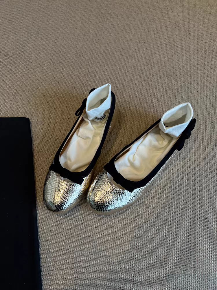 Phiên bản da cừu ~ Giày đế bằng có dây buộc nơ mới dành cho nữ, giày ba lê thanh lịch kiểu Pháp mũi tròn khoét lỗ