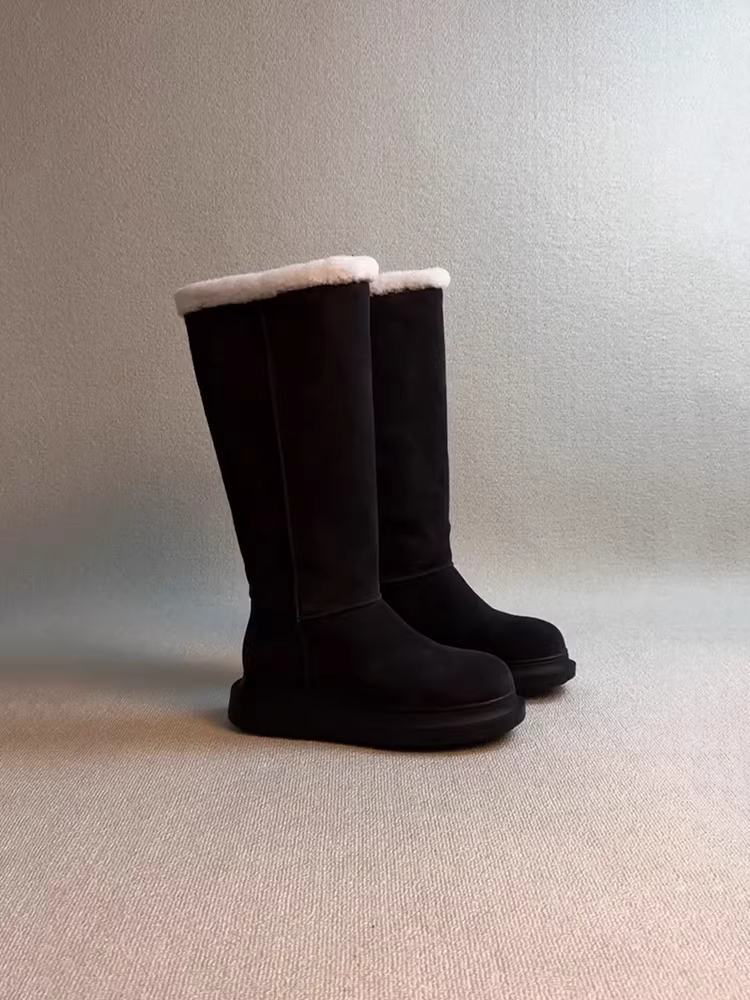 Phiên bản da bò ~ Giày bốt đi tuyết bằng da lộn đế dày dành cho nữ, thời trang và đa năng cho mùa đông, bốt cao quá đầu gối, lót lông cừu và bông dày.