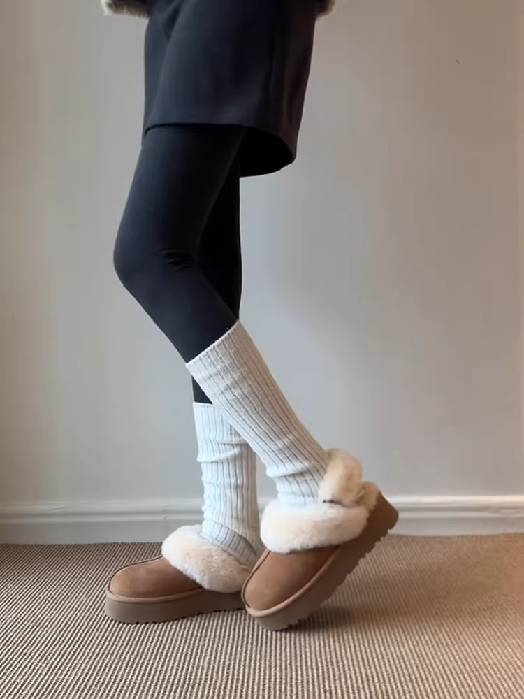 Phiên bản da bò ~ Giày đi tuyết đế dày chống trượt dành cho phụ nữ nhỏ nhắn có dây đeo phía sau, kiểu lười, da lộn, giày cotton đơn giản và sành điệu