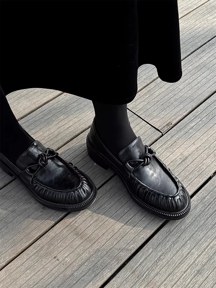 Phiên bản da cừu~ Giày lười thắt nơ kiểu Anh dành cho nữ, giày da thật đế thấp màu đen mũi tròn kiểu trượt kiểu đại học giày da nhỏ