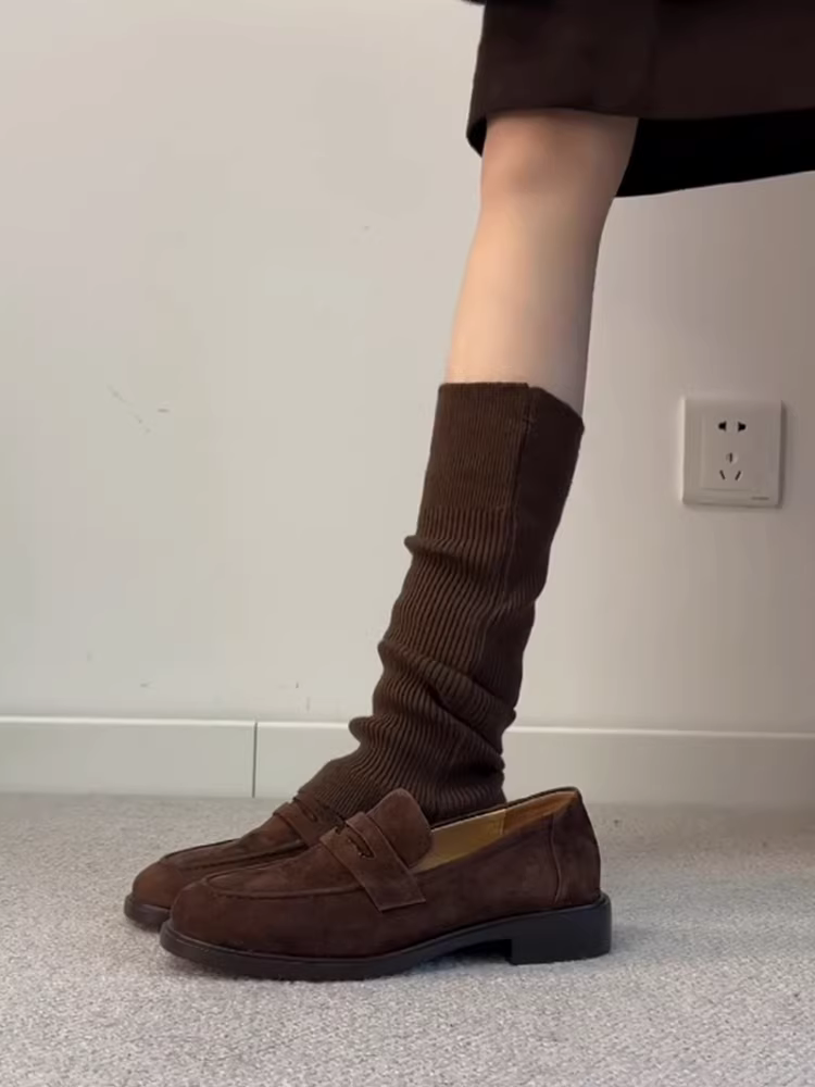 Phiên bản da cừu ~ giày lười da lộn phong cách cổ điển dành cho nữ, giày da thật kiểu dáng học sinh, kiểu dáng thời trang, đế thấp, dễ mang.