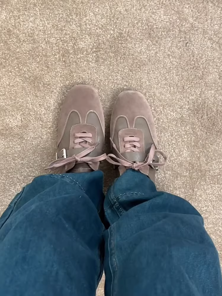 Phiên bản da cừu ~ giày thể thao cổ điển có khóa thắt lưng, giày đế bằng buộc dây, giày tập kiểu Đức bằng da lộn chắp vá kiểu múa ba lê