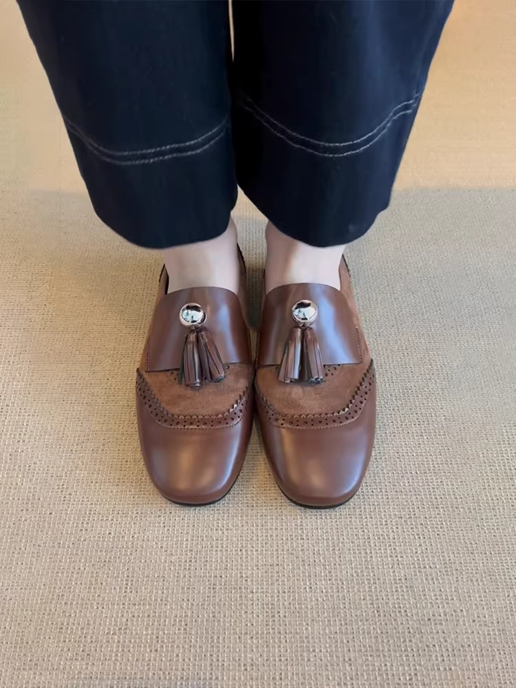 Phiên bản da cừu ~ Giày da màu nâu phong cách Anh, giày lười da thật tua rua kiểu brogue, giày đế bằng mũi tròn thoải mái