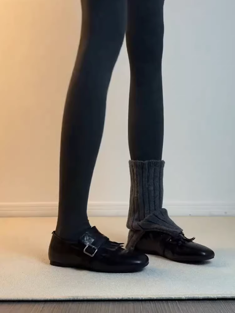 Phiên bản da cừu ~ Giày da tua rua chạm khắc mũi vuông theo phong cách retro nghệ thuật dành cho nữ, da thật, quai đơn, đế phẳng, giày lười đa năng.