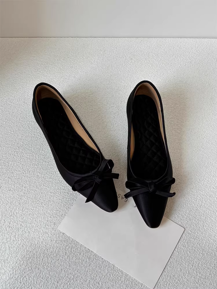 Phiên bản da cừu ~ Giày đi làm đế bằng kiểu slip-on dành cho nữ, kiểu nơ kiểu Pháp, giày ba lê mũi nhọn nông đa năng