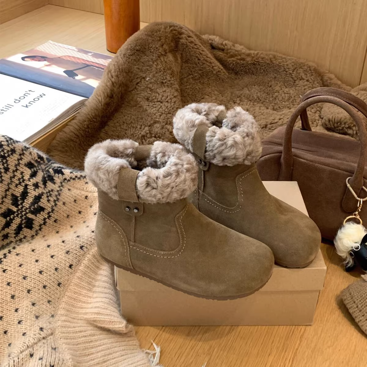 Phiên bản da bò ~ Giày bốt Birkenstock lót lông cừu dành cho nữ, bốt ngắn đế bằng len cừu mùa đông, tích hợp lông thú, ấm áp, chống trượt, đi được trên tuyết