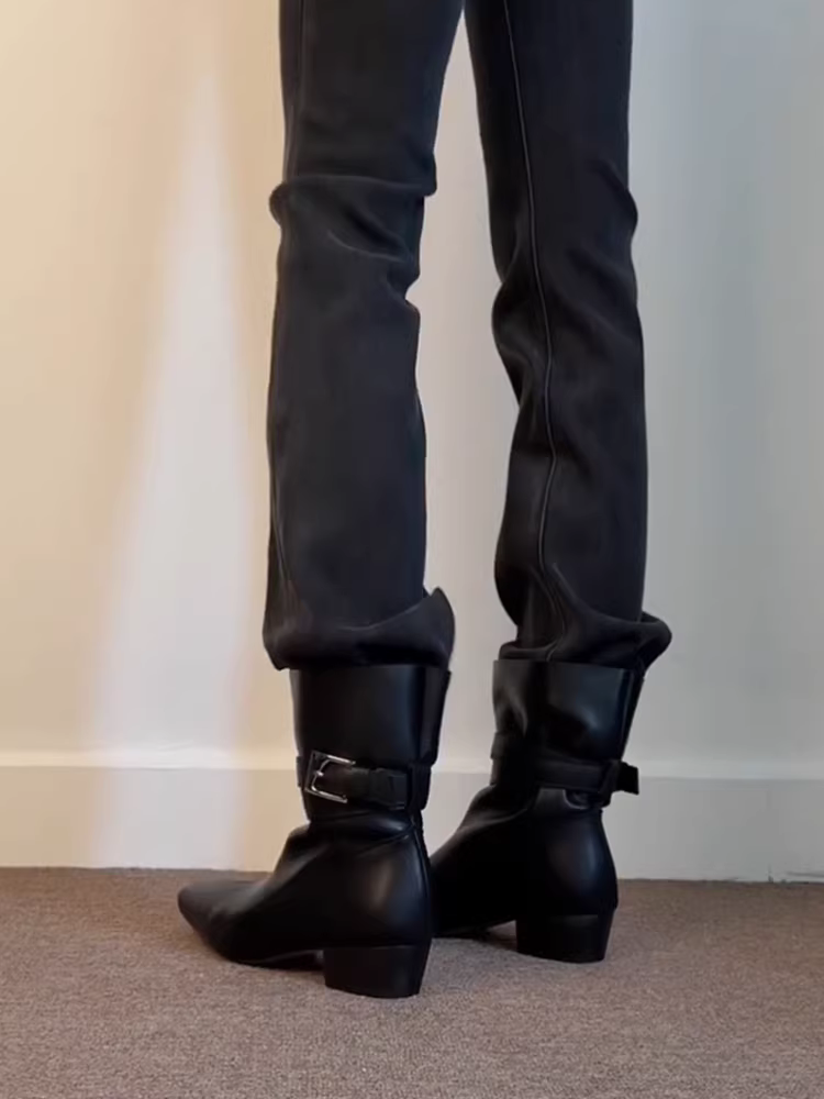 Phiên bản da bò ~ Giày bốt Martin kiểu Anh cổ điển, phong cách mới với khóa thắt lưng cá tính và đẹp trai, đa năng cho mùa thu đông, kiểu bốt miền Tây.