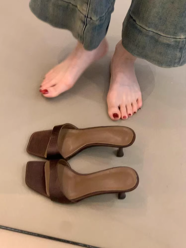 Phiên bản da cừu ~ Dép sandal ngoài trời kiểu dáng cổ điển mùa hè dành cho nữ, dép sandal cao gót mũi vuông tối giản, hở mũi