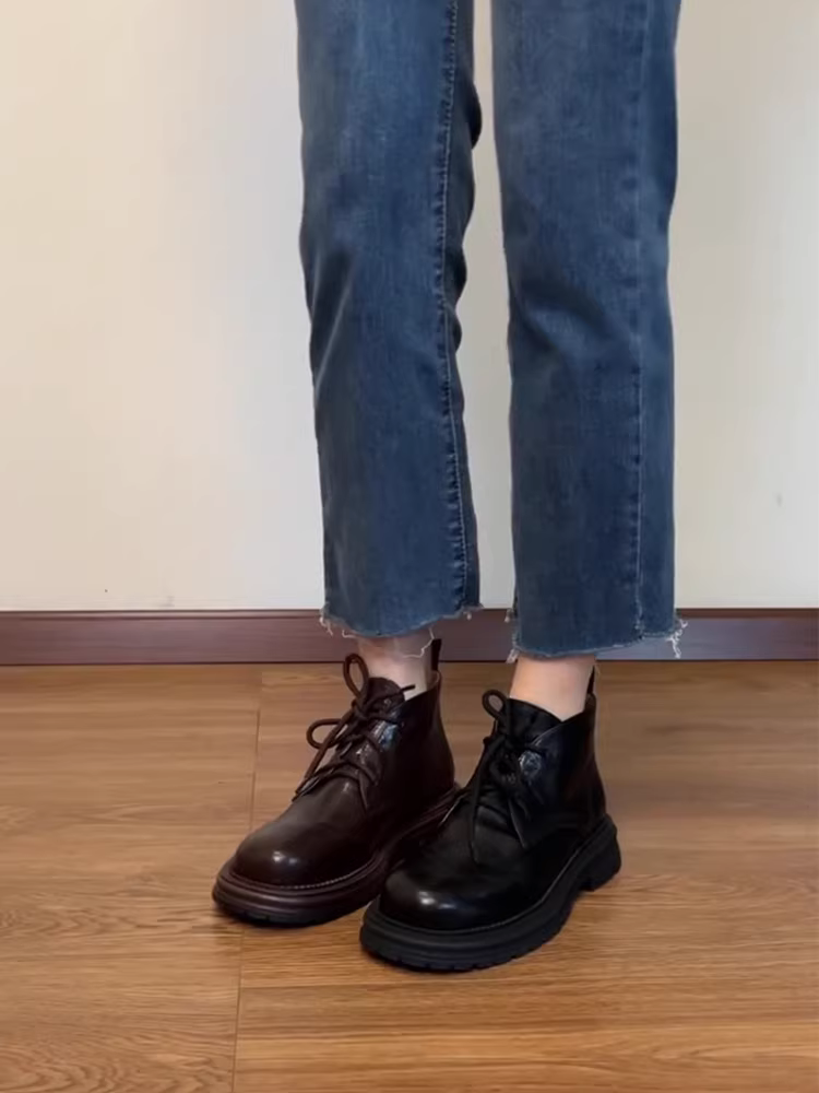 Phiên bản da bò ~ Giày bốt Martin cổ điển bằng da thật đế dày dành cho nữ, kiểu Anh, buộc dây, gót dày, kiểu dáng đơn giản, giúp thon gọn chân, thích hợp đi làm.