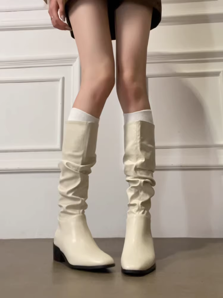 Phiên bản da bò ~ Giày bốt xếp ly da thật màu trắng dành cho nữ, phong cách Pháp, tôn dáng, gót dày, giày đi xe đa năng