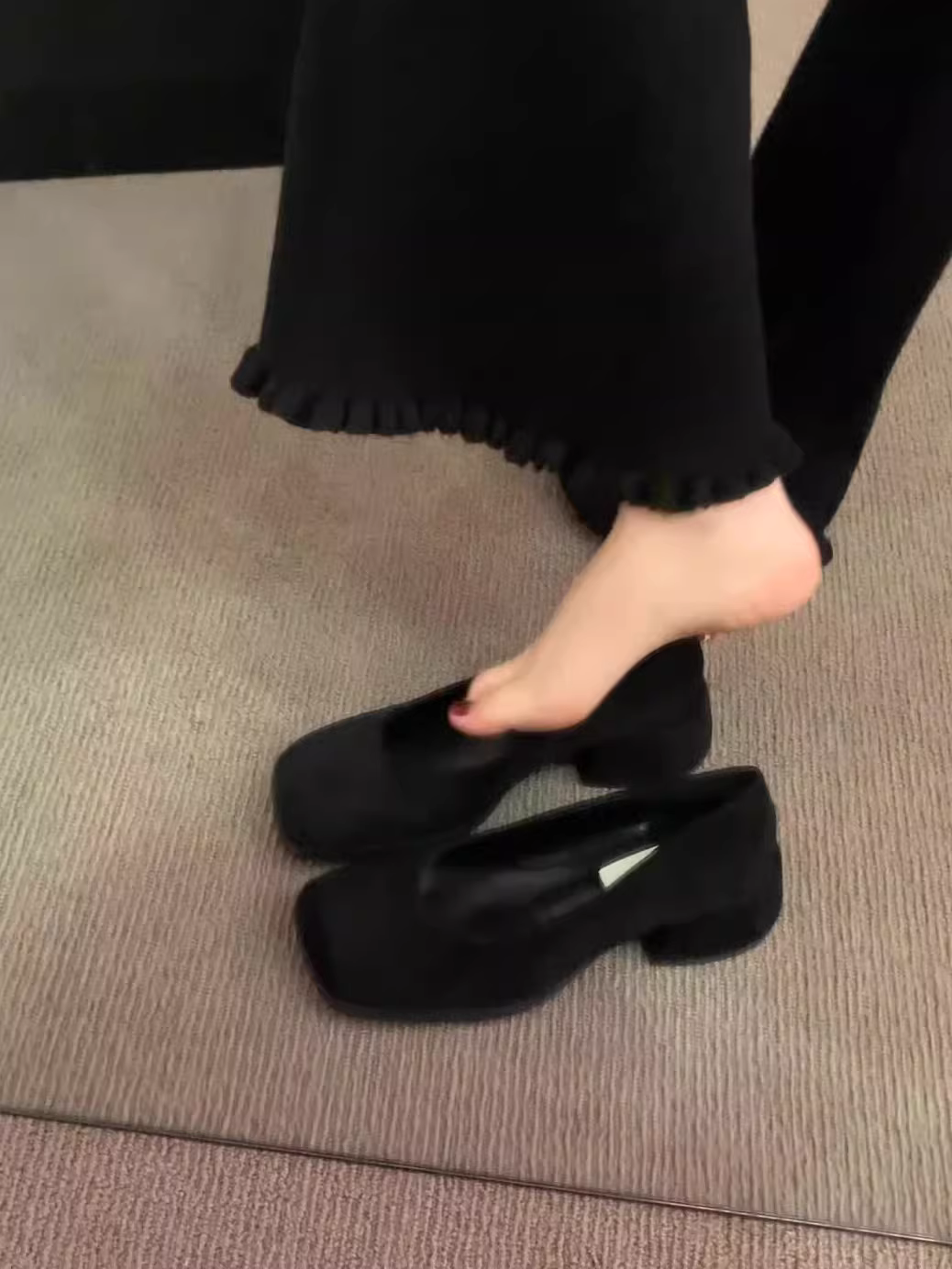 Phiên bản da cừu ~ Giày đơn giản kiểu dáng vuông, kiểu dáng cổ điển, gót vừa, đa năng, kiểu Mary Jane dành cho nữ, giày đi làm phong cách Pháp