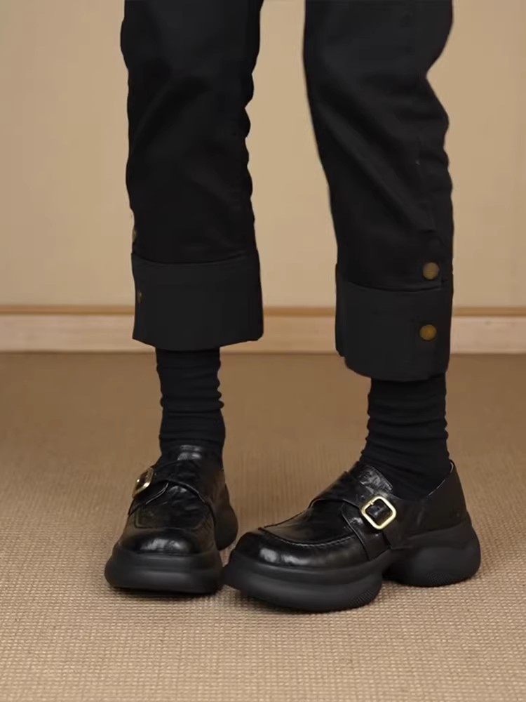 Phiên bản da cừu ~ Giày da đen đế dày kiểu Anh có khóa đơn, giày bệt da thật cắt sâu, giày đế bệt đa năng.