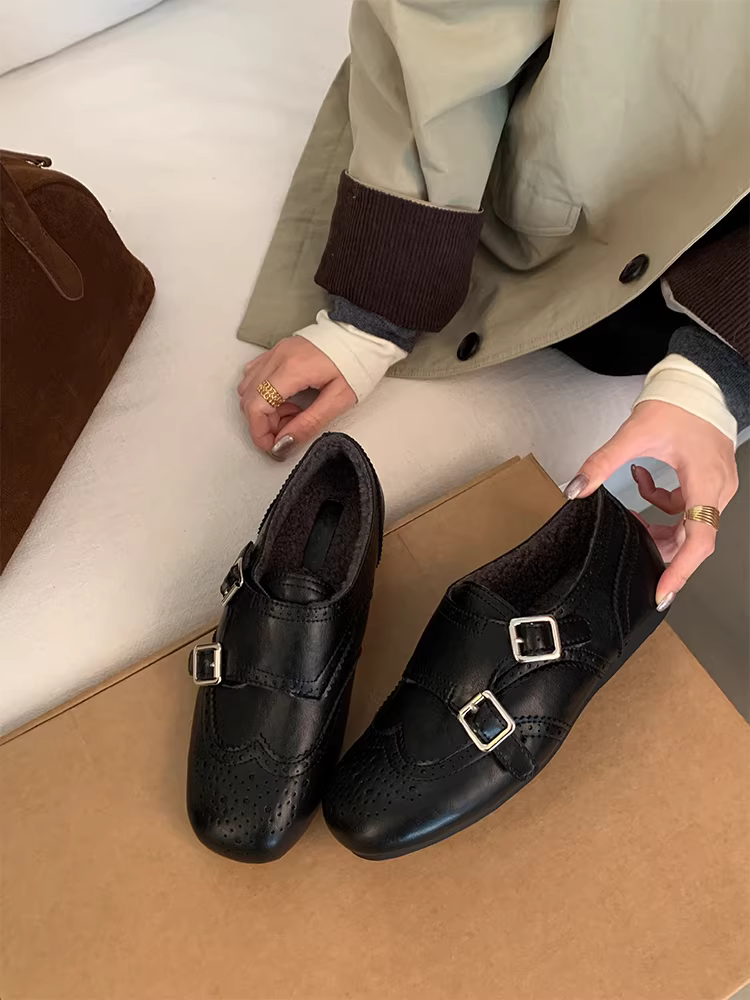 Phiên bản da cừu ~ Giày da thông thường kiểu brogue được chạm khắc thời trang dành cho nữ, giày lười có khóa thắt lưng tua rua phong cách cổ điển của Anh