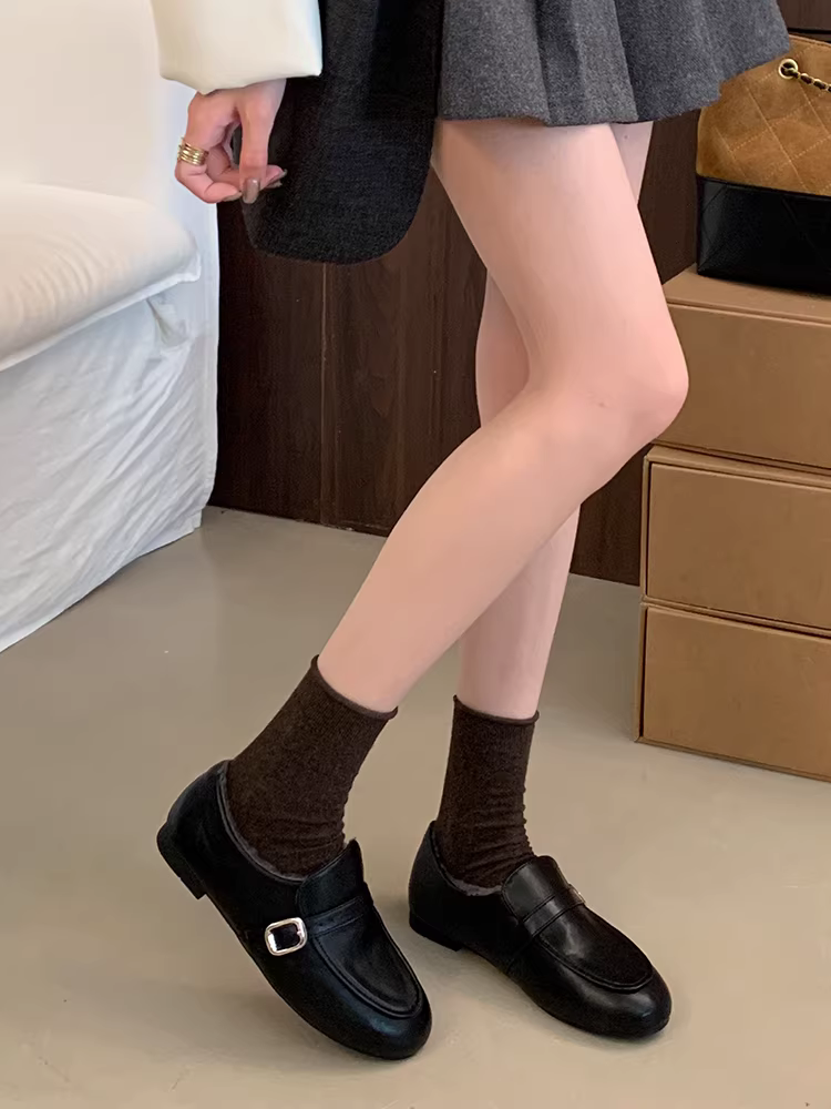 Phiên bản da cừu ~ giày da màu đen kiểu retro dành cho nữ, da thật có lớp lót lông cừu để giữ ấm, giày da nhỏ kiểu đại học.