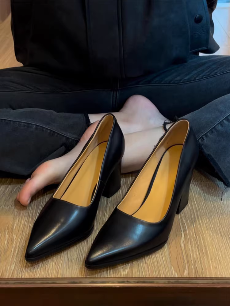 Phiên bản da cừu ~ giày cao gót mũi nhọn kiểu cổ điển màu đen cổ điển giày cao gót kiểu cổ điển màu đen mũi nhọn kiểu cổ điển giày da thật có miệng nông đi làm