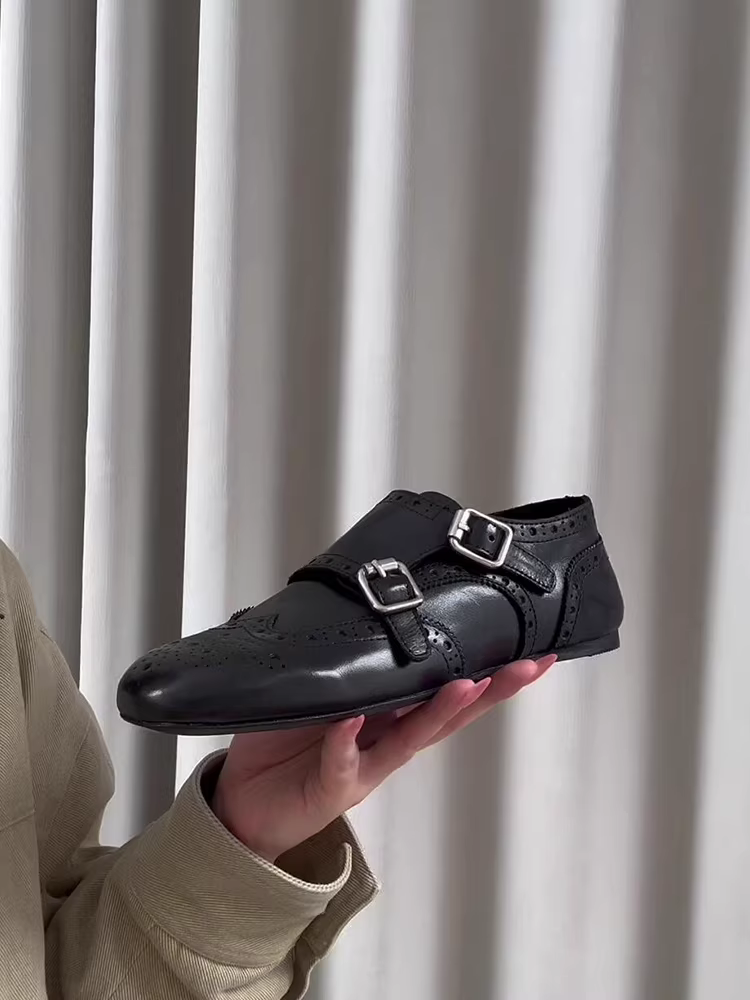 Phiên bản da cừu ~ Giày lười đế bằng thoải mái dành cho nữ, giày mũi vuông có khóa thắt lưng chạm khắc cổ điển, giày da nhỏ đa năng bằng da thật