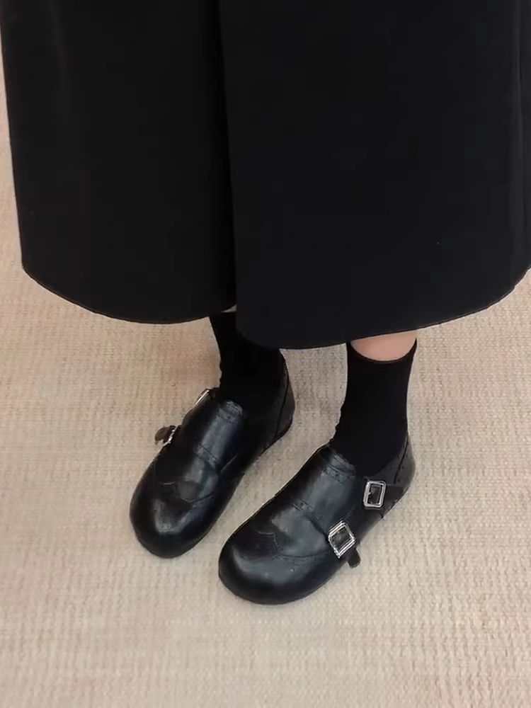 Phiên bản da cừu ~ Giày lười kiểu Enba thời trang dành cho nữ, giày đế bằng kiểu brogue có khóa thắt lưng cổ điển với lớp lót lông mềm mại.