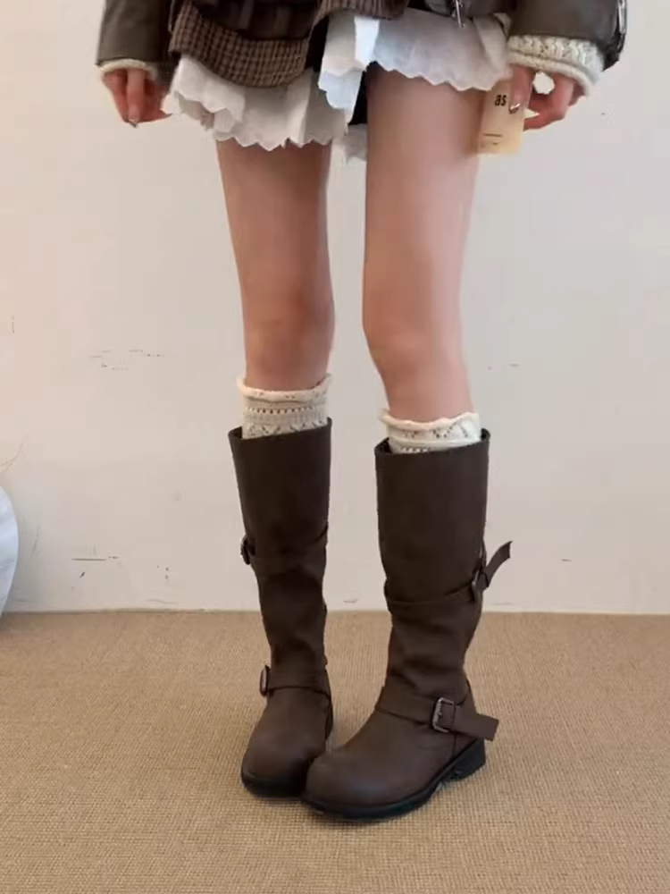 Phiên bản da bò ~ Giày bốt xếp ly da thật kiểu Wasteland cổ điển, phong cách độc đáo, có khóa thắt lưng, kiểu dáng retro giúp thon gọn chân dành cho nữ