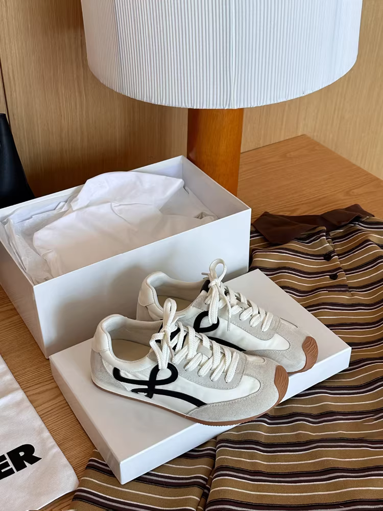 Phiên bản da cừu ~ Giày tập luyện Đức có dây buộc đa năng bằng da thật mới dành cho nữ, giày thể thao thông thường thời trang cổ điển