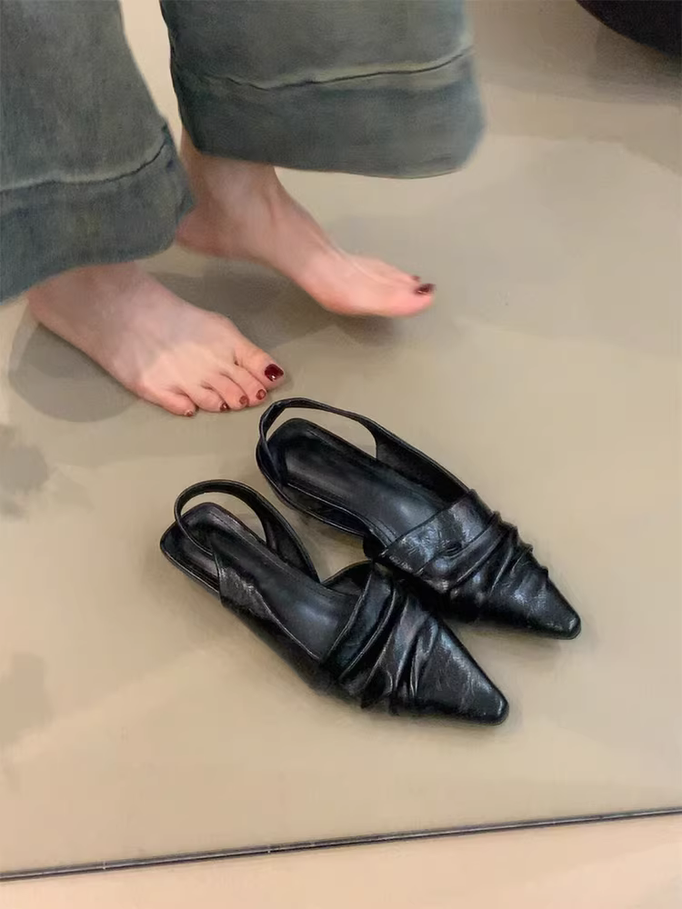 Phiên bản da cừu ~ Giày da thật đa năng kiểu retro có dây đeo sau lưng xếp ly, mũi kín dành cho nữ, dép đi làm đế bằng đơn giản đi ngoài trời cho mùa hè.