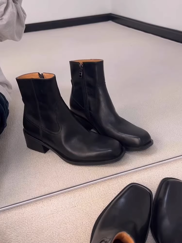 Phiên bản da bò ~ Giày Chelsea cổ điển, phong cách và sành điệu dành cho nữ với mũi vuông, khóa kéo bên hông, da thật, phong cách Anh đơn giản, giày bốt ngắn đa năng