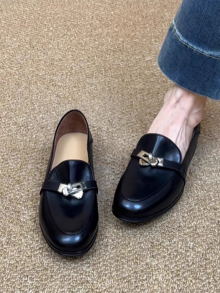 Phiên bản da cừu ~ giày lười có khóa kim loại cổ điển dành cho nữ mũi tròn bằng da thật được đánh bóng giày da đế bằng