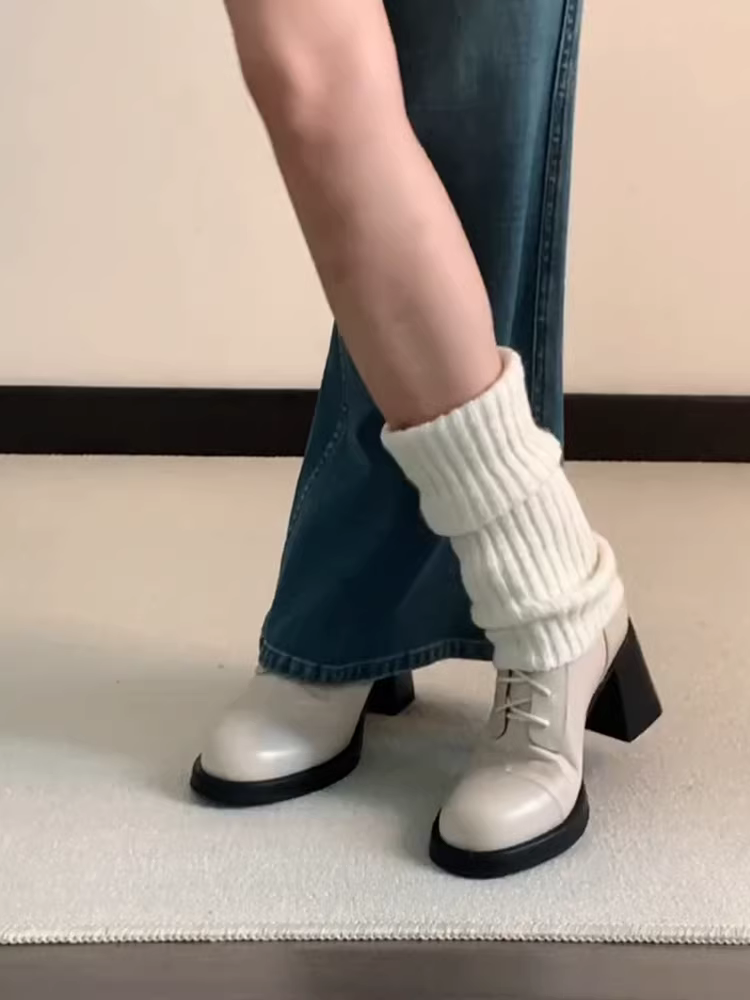 Phiên bản da bò ~ Giày bốt Martin cao gót kiểu dáng nhỏ nhắn dành cho nữ, phong cách Anh Pháp, khóa kéo phía sau đơn giản, bốt ôm dáng co giãn