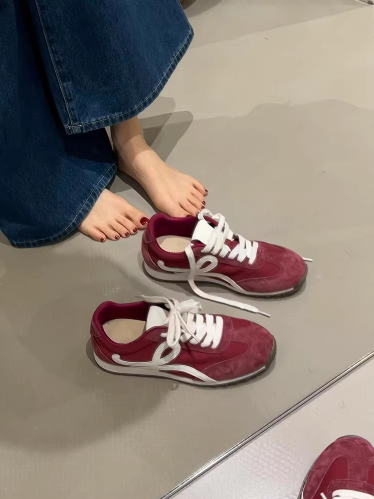Phiên bản da cừu ~ Giày thể thao thông thường mới dành cho nữ, đế dày, đa năng, giày tập luyện thời trang của Đức, giày thể thao buộc dây đế mềm kiểu cổ điển.
