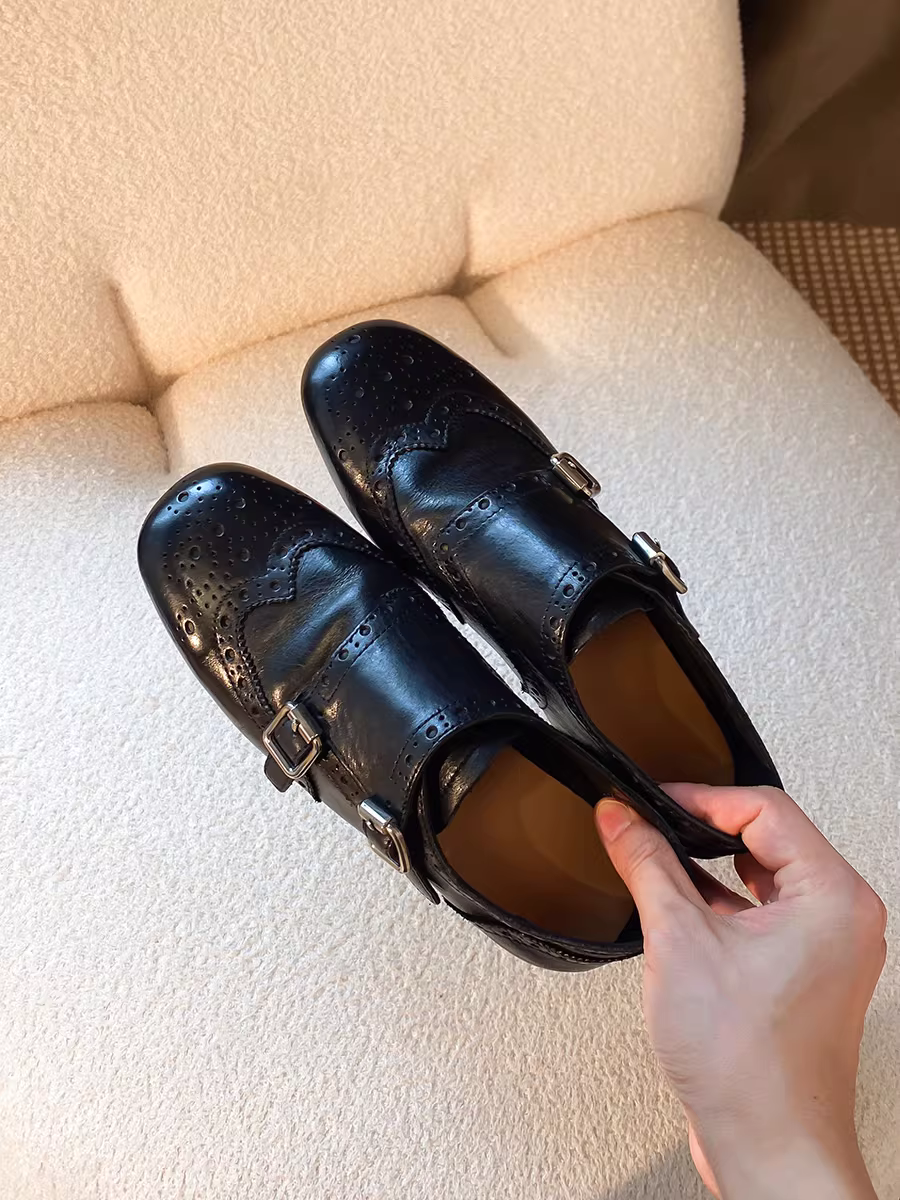 Phiên bản da cừu ~ Giày lười nữ phong cách Anh quốc cổ điển có khóa thắt lưng, da thật, đa năng, kiểu brogue, đế bằng