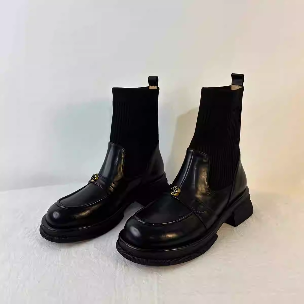 Phiên bản da bò~Giày bốt cao gót đan len kiểu Camellia dành cho nữ, bốt ngắn kiểu Chelsea của Anh, bốt da thật đế dày, kiểu dáng ôm sát