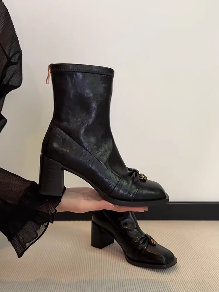 Phiên bản da bò~Giày bốt cao gót kiểu cổ điển thời trang dành cho nữ có khóa kéo phía sau, mũi vuông, giày bốt ngắn nơ hoa trà thanh lịch