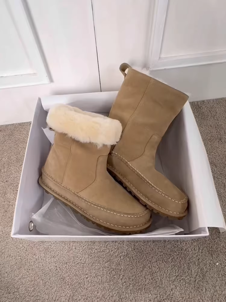 Phiên bản da bò ~ Giày bốt đi tuyết ấm áp có lót lông cừu bằng da mờ cổ điển có chiều cao tăng chiều cao cho nữ, giày bốt cotton thời trang và giản dị
