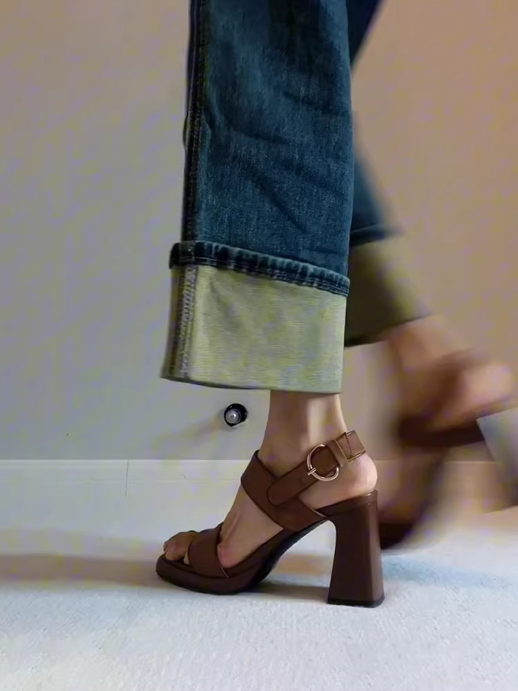 Phiên bản da cừu ~ Giày cao gót mũi vuông màu nâu cổ điển dành cho nữ với đế dày và đế chống thấm nước, dép hở mũi bằng da thật để mặc ngoài trời