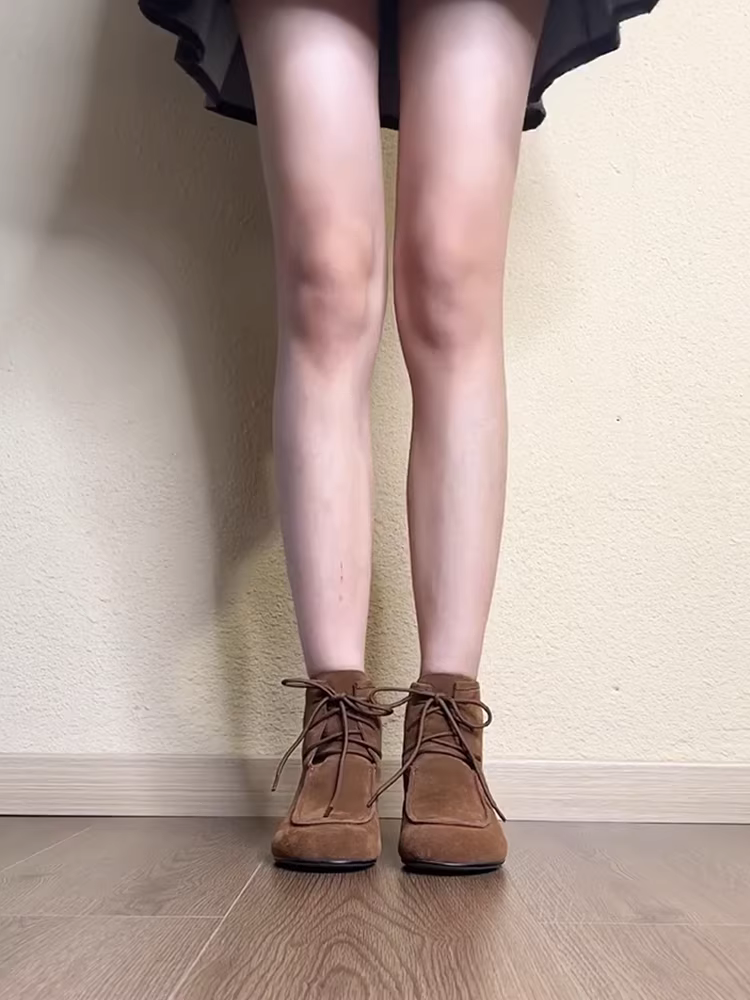 Phiên bản da bò ~ Giày bốt Martin kiểu dáng mới độc đáo và thời thượng dành cho nữ, giày bốt cao cổ bằng da lộn cổ điển có dây buộc, tăng chiều cao, kiểu kangaroo, bốt ngắn.