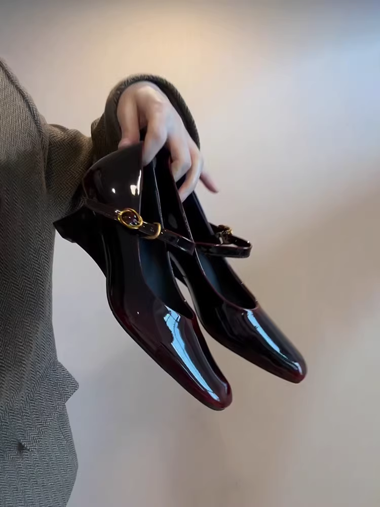 Phiên bản da cừu ~ Giày Mary Jane màu hổ phách mới dành cho nữ, quai đơn, gót wedge, mũi vuông, giày da nhỏ, giày cao gót da thật